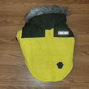 Canada Pooch True North Fleece Lined Hooded Dog Parka Size 14 Yellow & Black